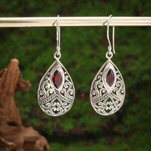 Earrings Synthetic Garnet w/Filigree Hearts in a  Teardrop-Shaped Carved-out